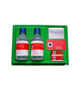 Eyewash station with mirror + sign complete